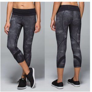 LULULEMON Inspire II crop leggings Sequin Snake